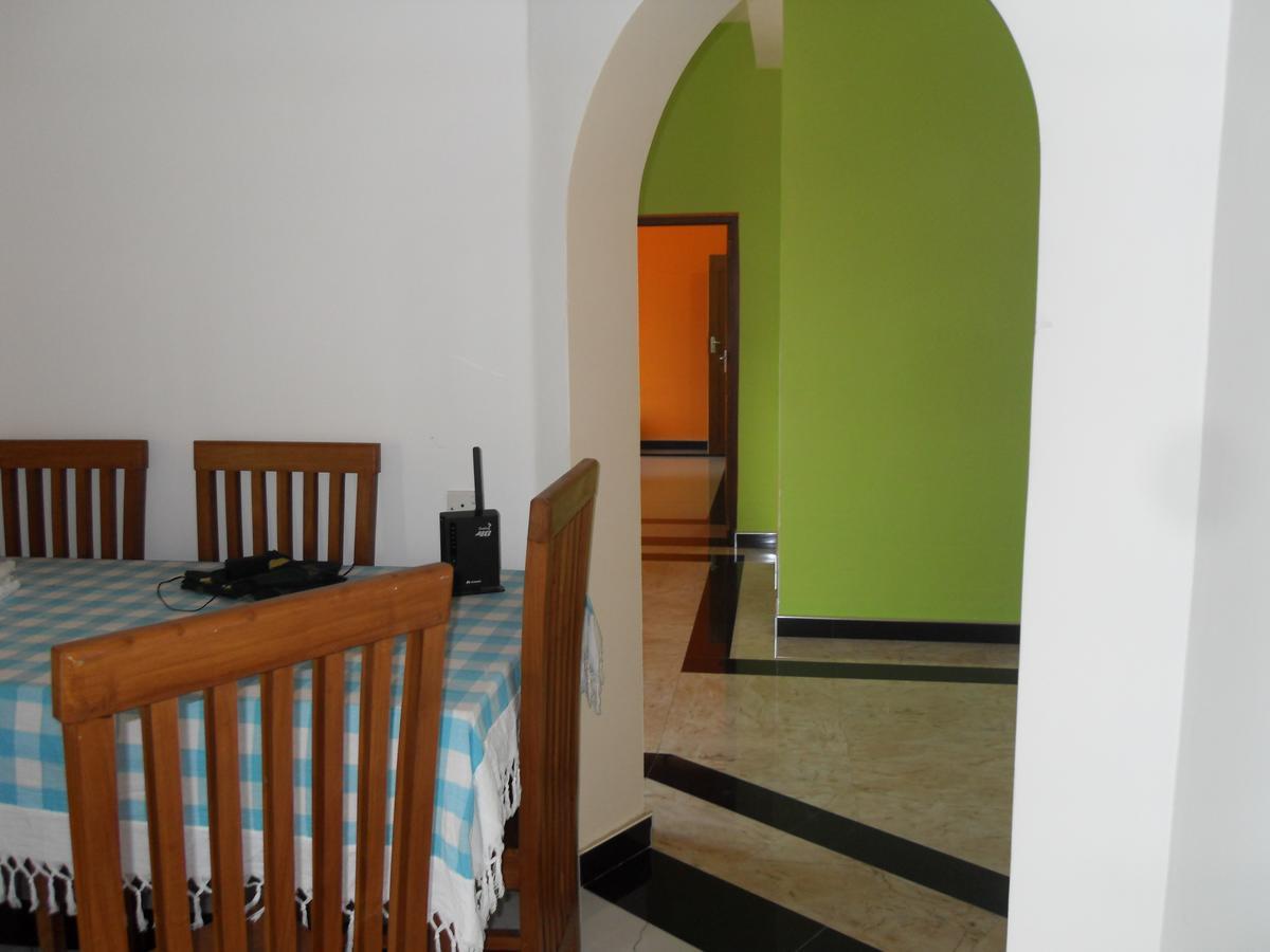 Bee Nest Bed & Breakfast Негомбо Екстер'єр фото