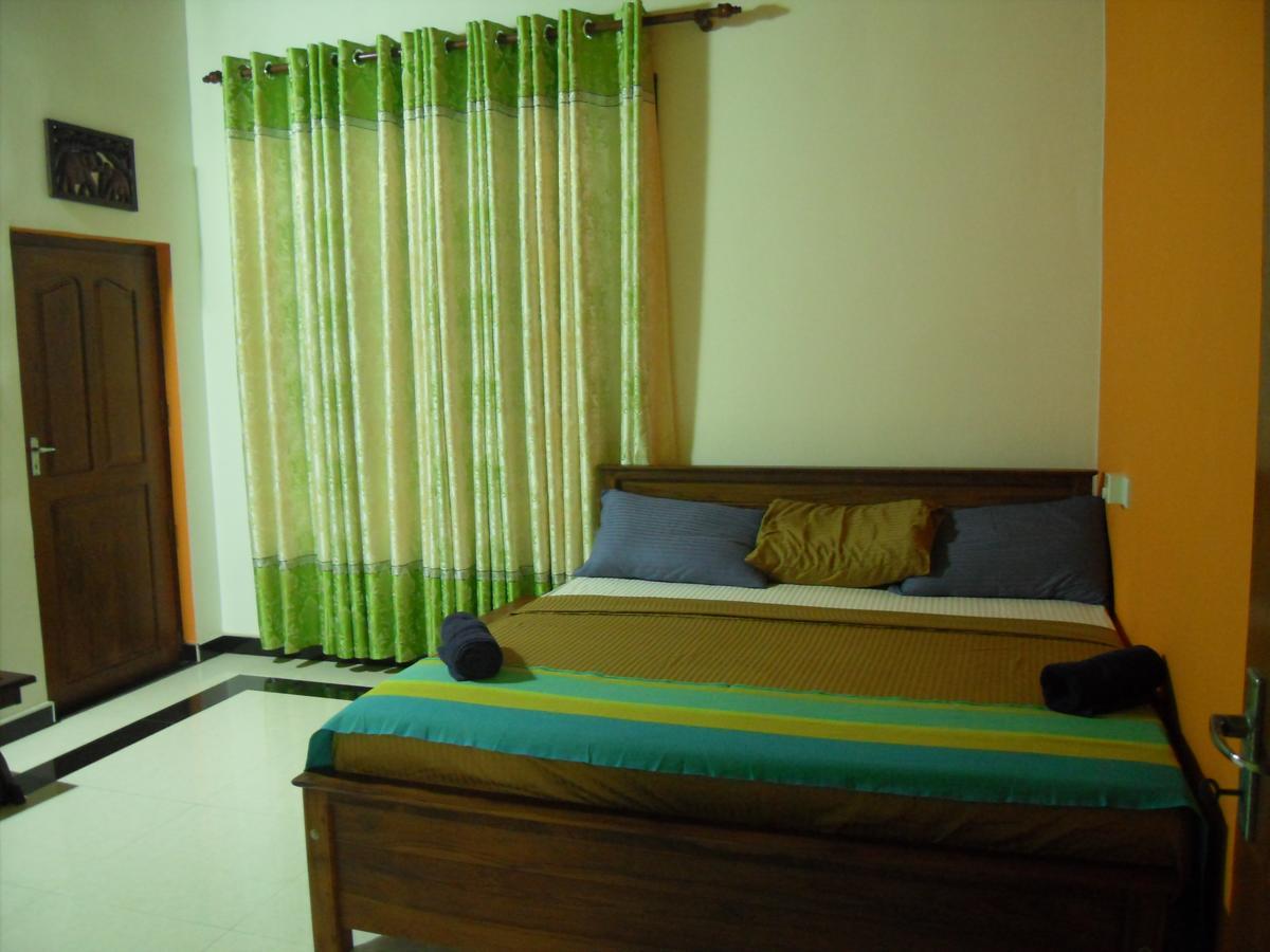 Bee Nest Bed & Breakfast Негомбо Екстер'єр фото