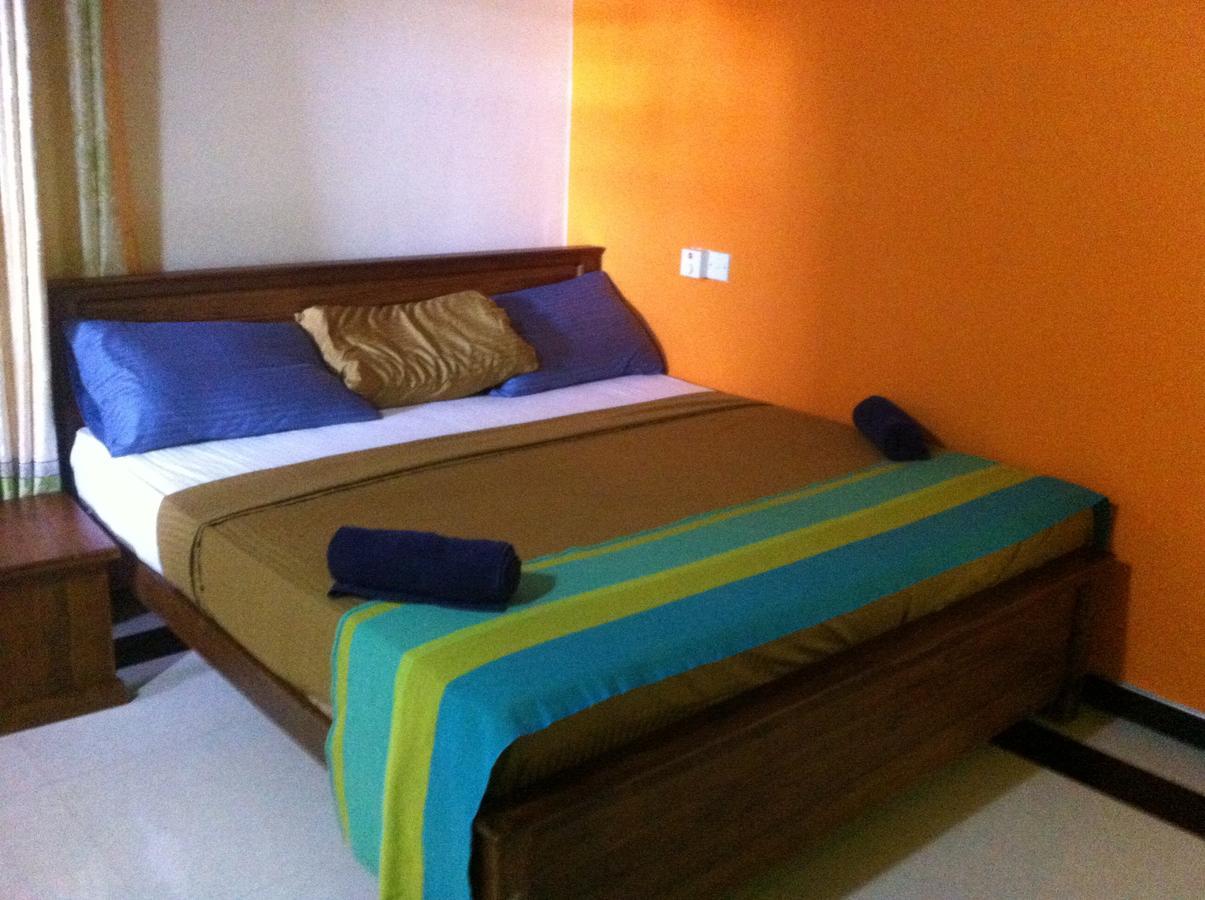 Bee Nest Bed & Breakfast Негомбо Екстер'єр фото