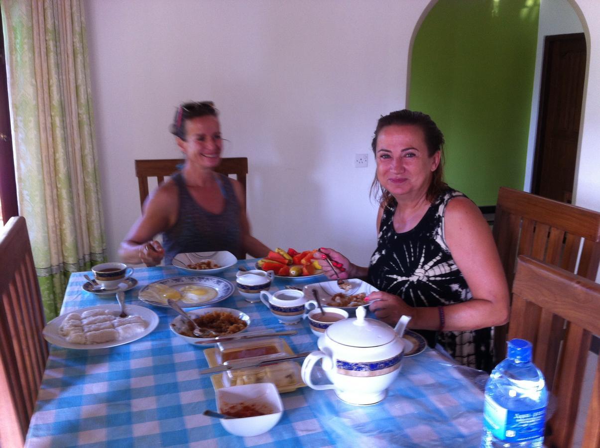 Bee Nest Bed & Breakfast Негомбо Екстер'єр фото