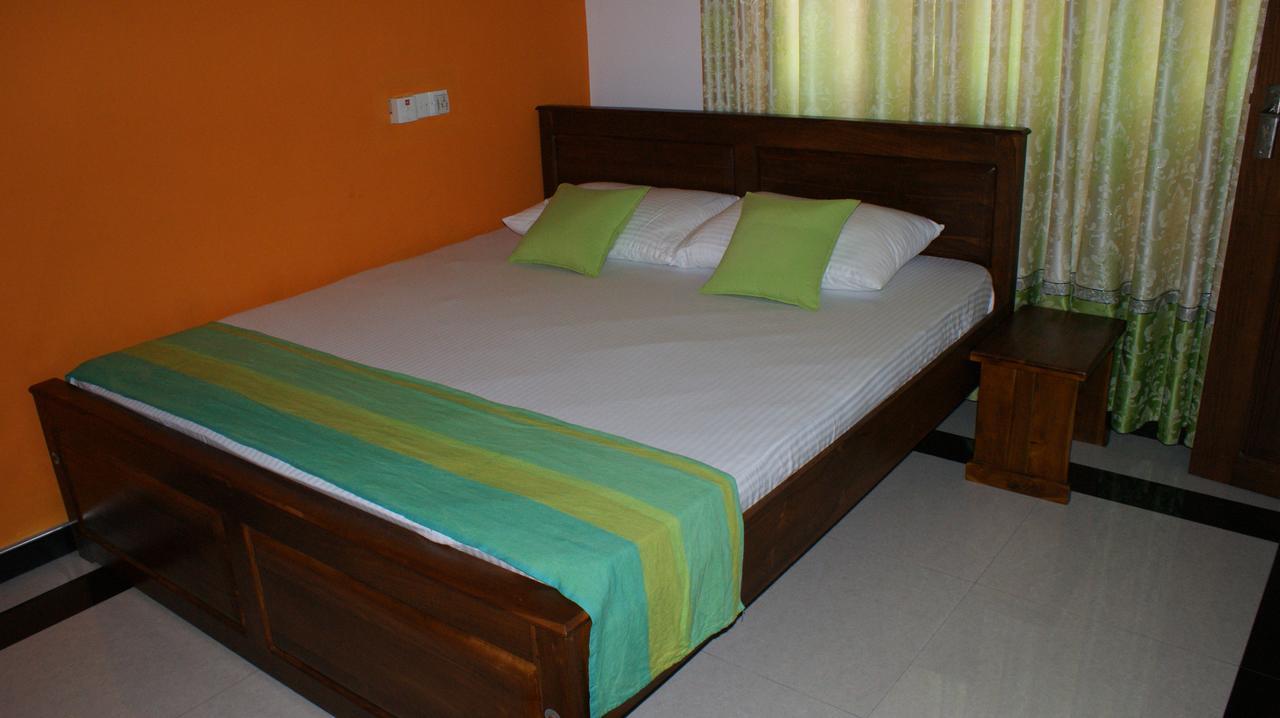 Bee Nest Bed & Breakfast Негомбо Екстер'єр фото