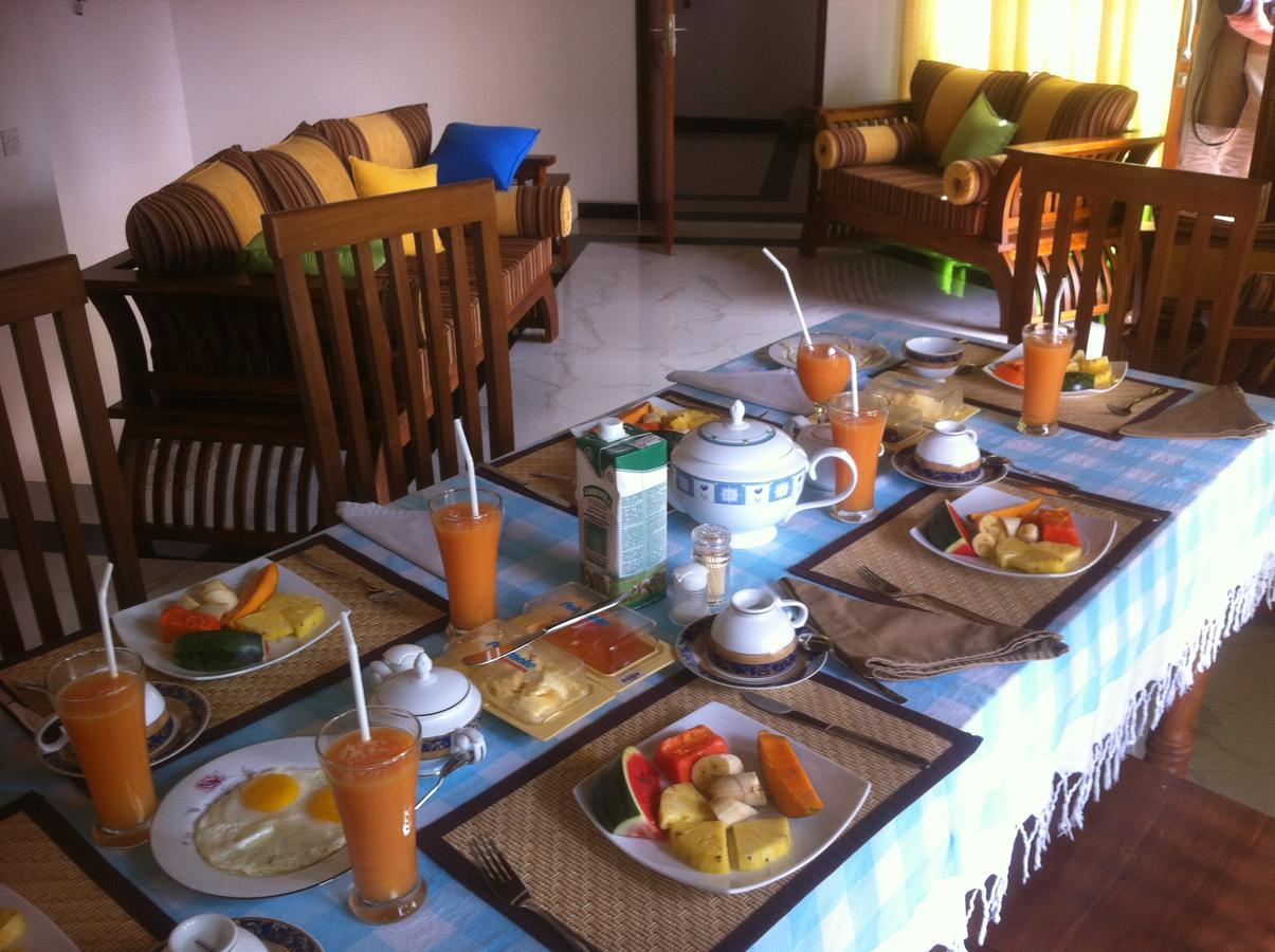 Bee Nest Bed & Breakfast Негомбо Екстер'єр фото